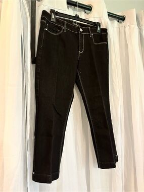 White House Black Market Women's Black Capris with Contrast Stitching